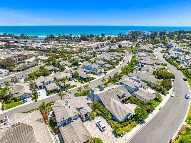 Building Photo - Stunning 3 Bed | 2.5 Bath Home with Office...