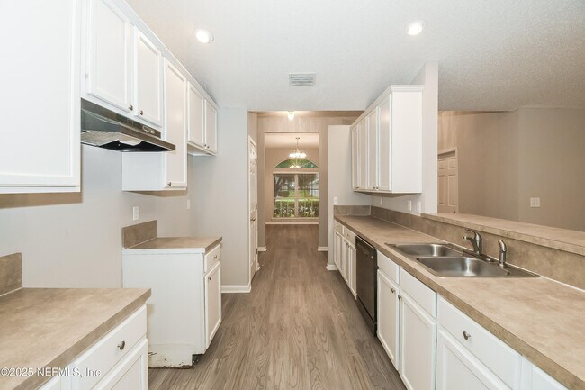 Building Photo - 14297 Fish Eagle Dr E