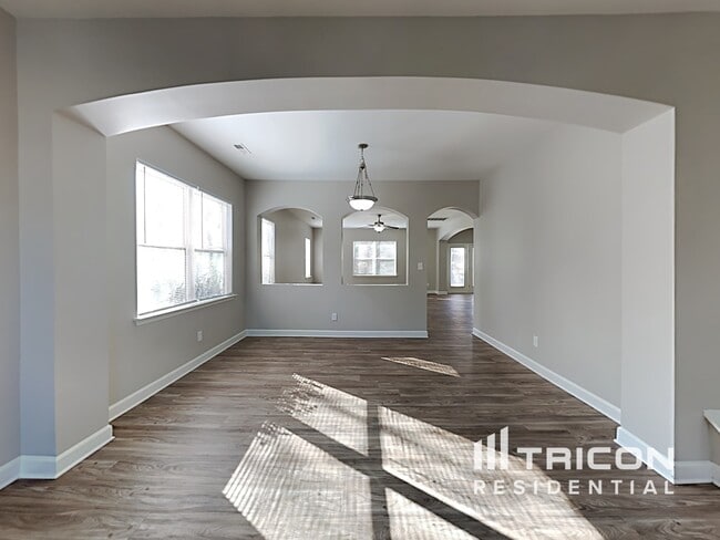 Building Photo - 6405 Lanzerac Manor Dr
