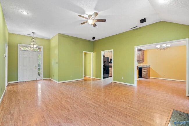 Building Photo - 115 Telluride Dr