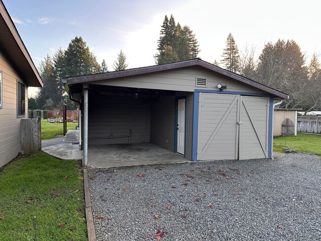 Building Photo - Sunny Fieldbrook 2/1 Stand Alone House – Cat Friendly