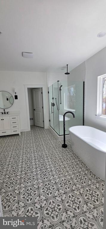 Building Photo - 1152 Broad Lk Dr