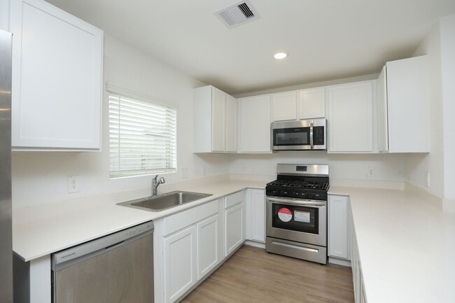 Building Photo - 2741 Cadiz Bay Dr