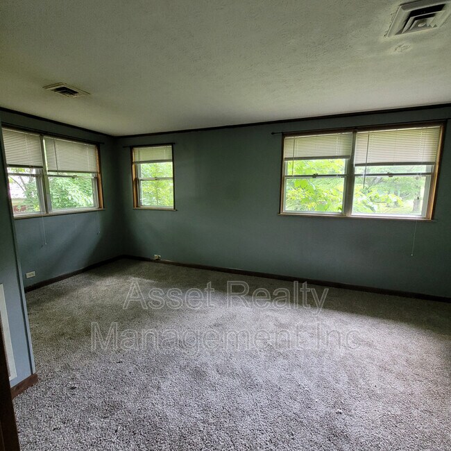 Building Photo - 119 Parsons Rd