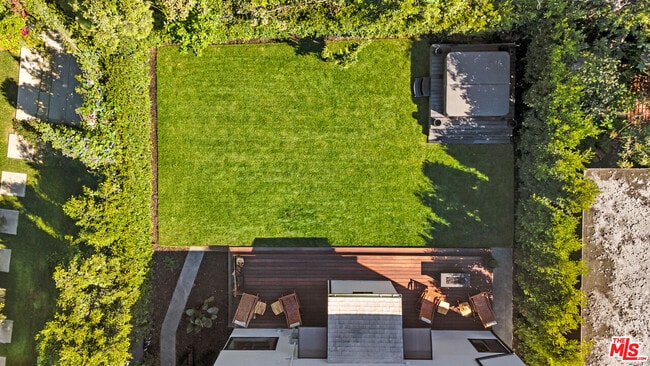 Building Photo - 418 N Bowling Green Way