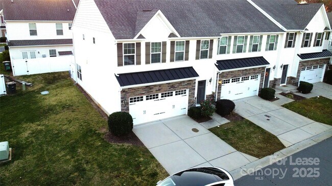 Building Photo - 7454 Red Mulberry Way