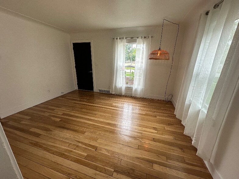 Building Photo - 14552 Southfield Fwy