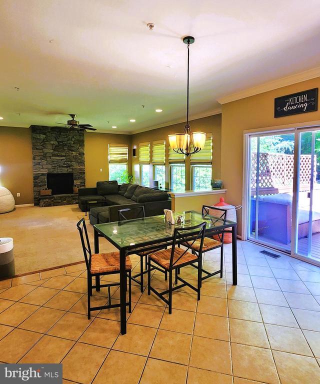 Building Photo - 8008 Race Horse Ln