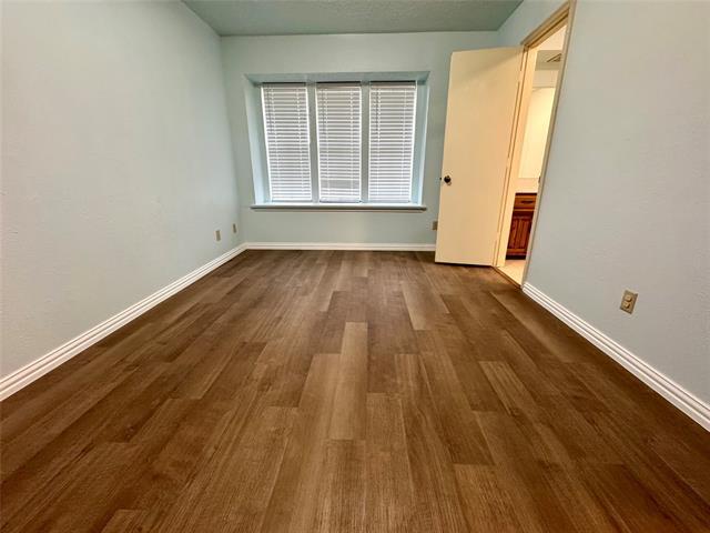 Building Photo - 1925 Glen Hill Dr