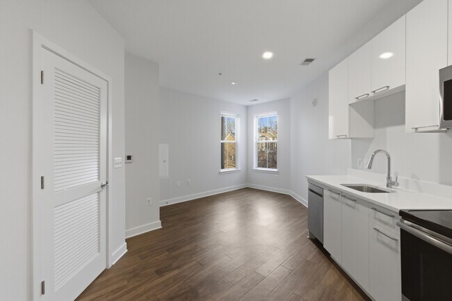 Building Photo - 989 S Buchanan St