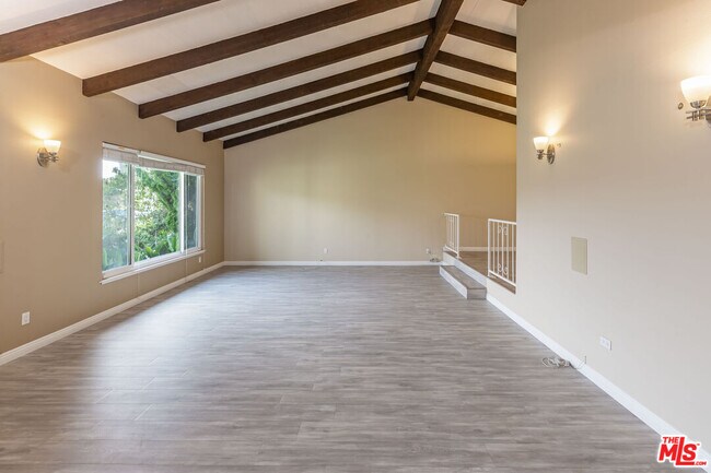 Building Photo - 6032 Sandbrook Dr