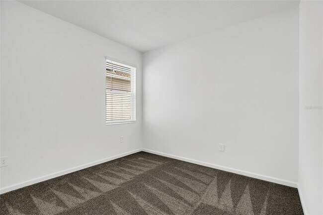 Building Photo - 6243 Lakepine St