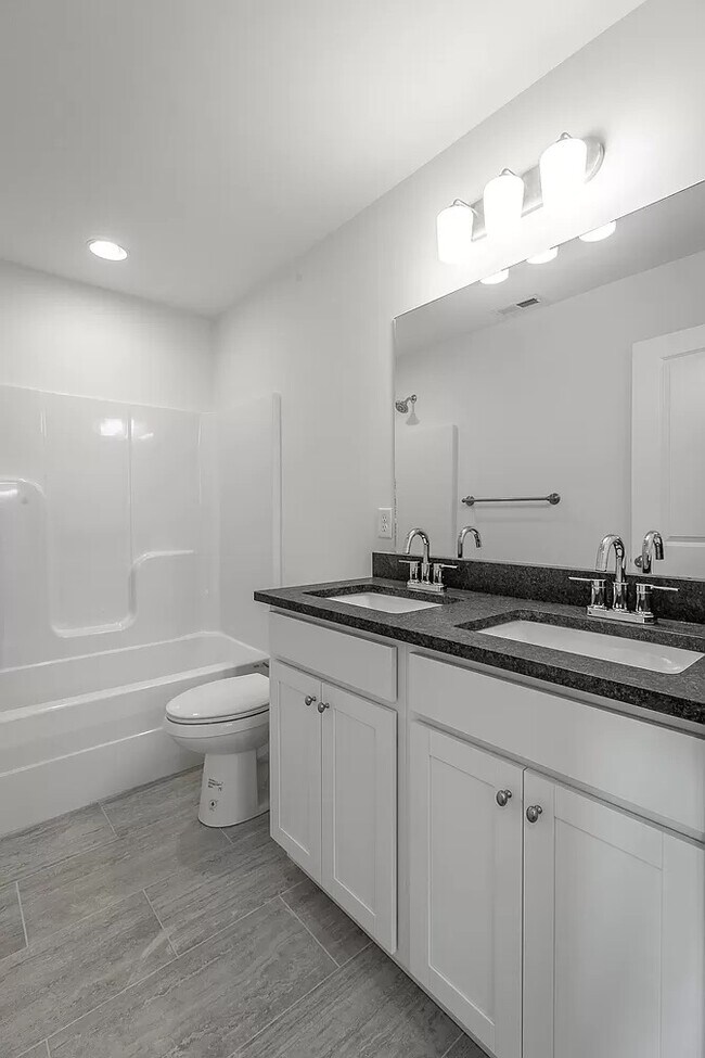 Building Photo - 5562 Stream Ln