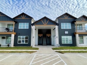 Building Photo - 2400 Nile Valley Rd