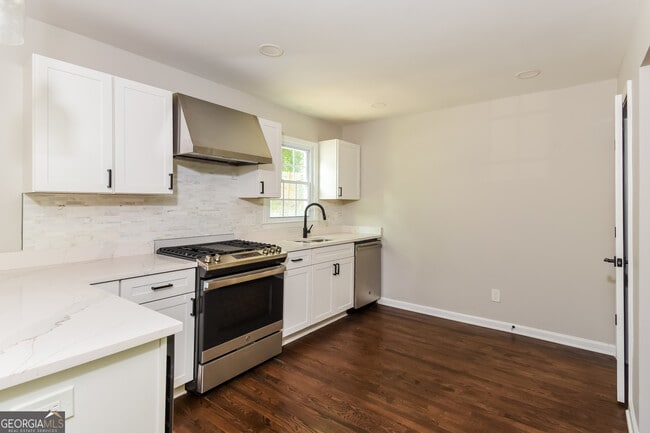 Building Photo - 2730 Cedarbrook Dr