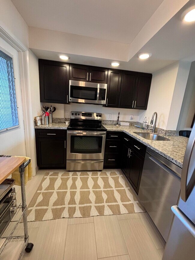 Building Photo - 2691 S Course Dr