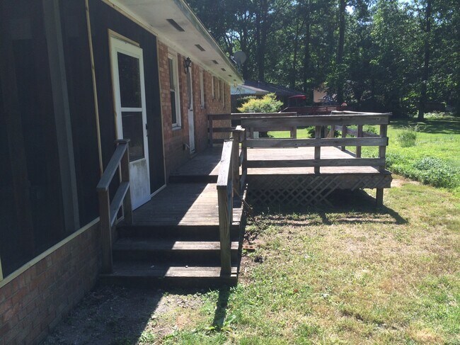 Building Photo - 3405 Melrose Dr