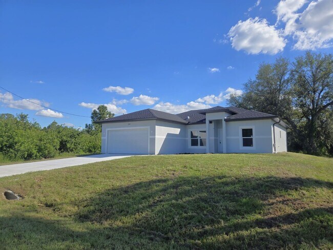 Building Photo - Brand new 3bed+2bath+ 2car garage, with a ...