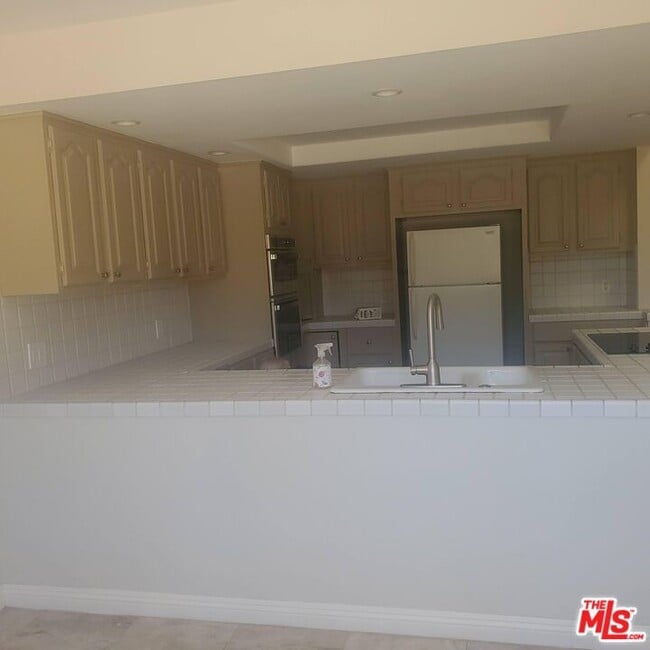 Building Photo - 42100 Parado Del Sol Dr