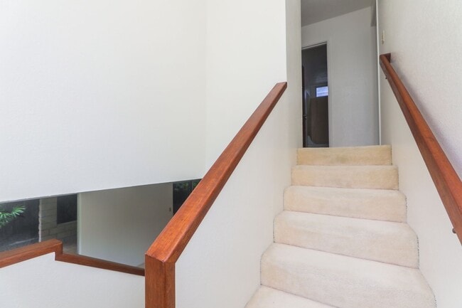 Building Photo - Kaneohe Woods – 3BR/2.5BA home with Mounta...