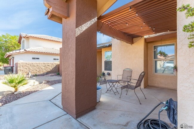 Building Photo - 10605 S Del Vista Dr