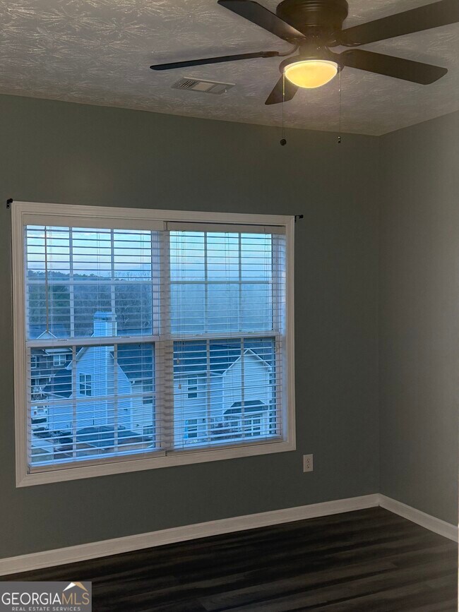 Building Photo - 1221 River Rush Ln NE