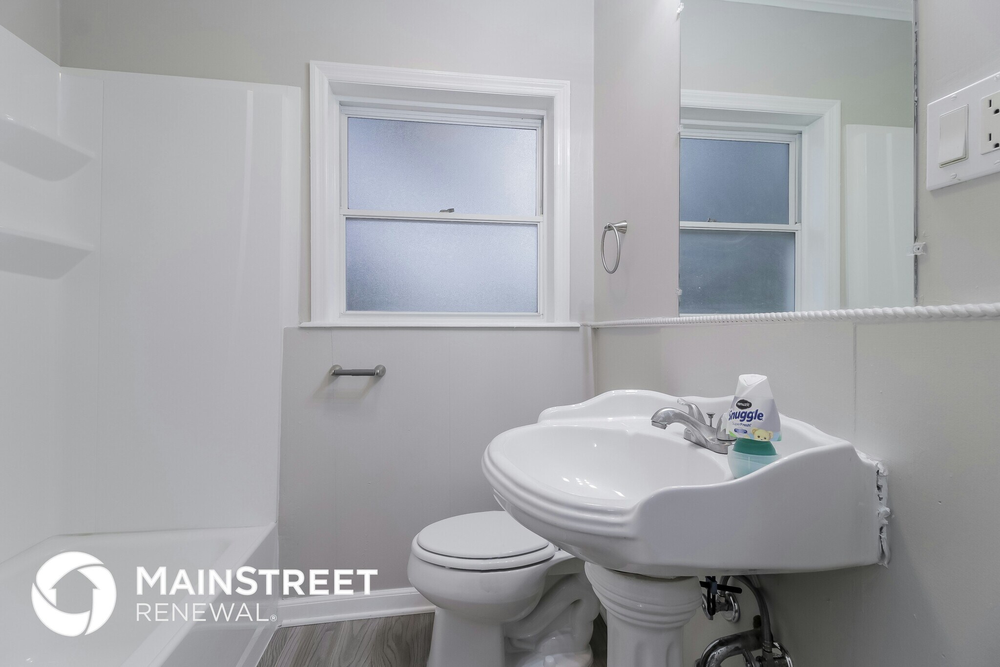 Building Photo - 5963 Bamboo Dr