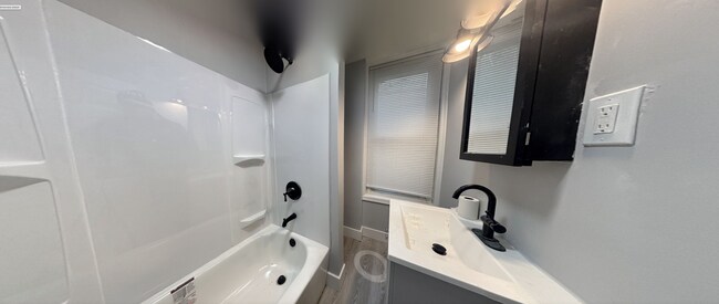 Building Photo - Fully Renovated 3-Bedroom House