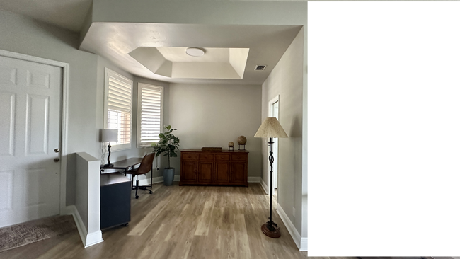 Building Photo - 9141 Las Maderas Dr