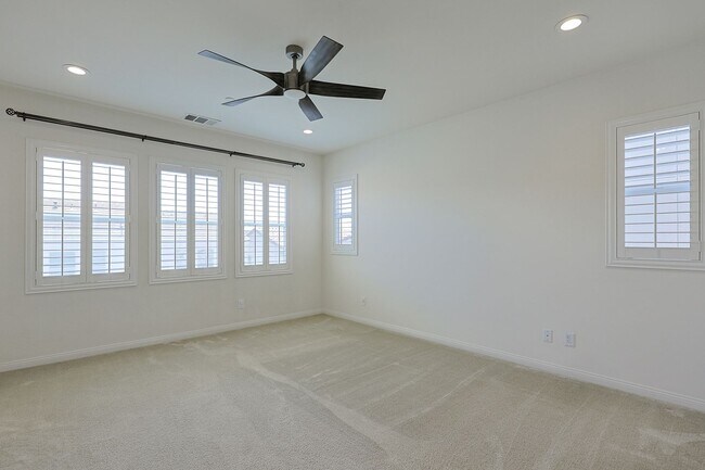 Building Photo - Gorgeous 4 Bedroom and 3 Bath Home in Chula vista/Otay Ranch Area
