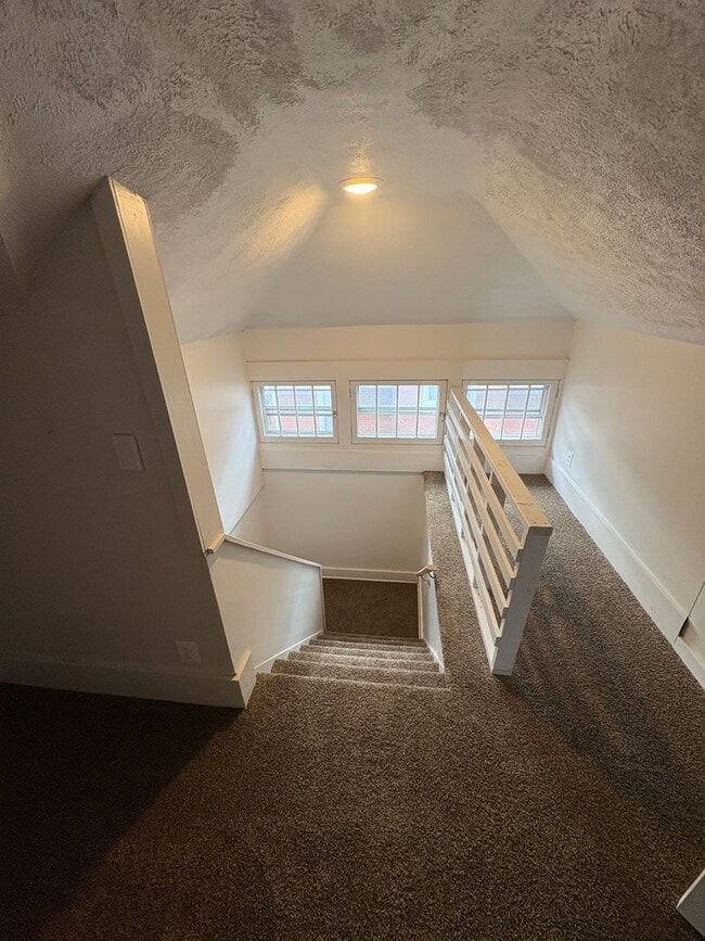 Building Photo - 185 S Balch St