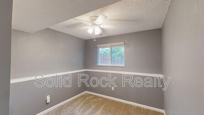 Building Photo - 4817 Ridenour Dr