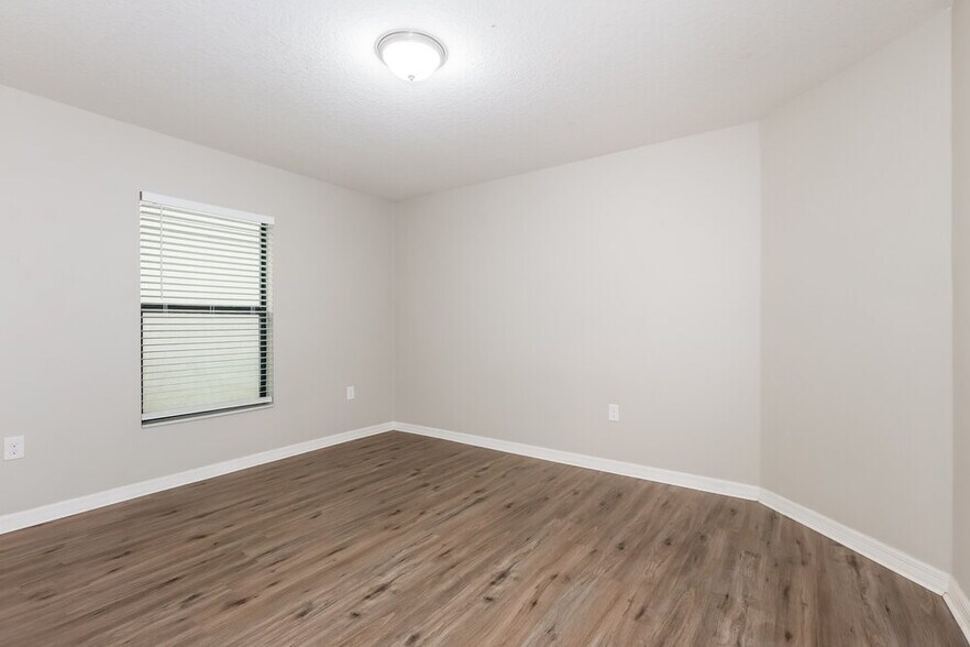 Building Photo - 1714 Chatham Grn