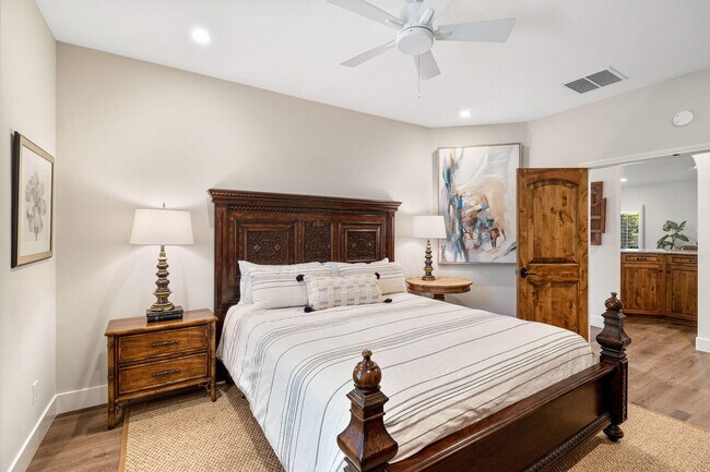 Building Photo - 47210 Heliotrope Dr