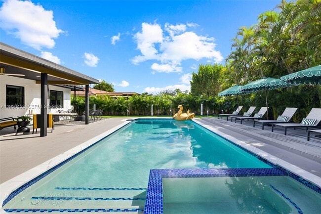 Building Photo - 10366 NW 15th St