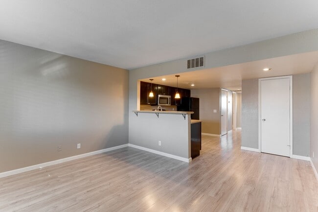 Building Photo - Modern Comfort in a Charming 2-Bed, 2-Bath Upstairs Unit! *  MOVE IN SPECIAL *