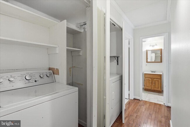 Building Photo - 2339 Freetown Ct