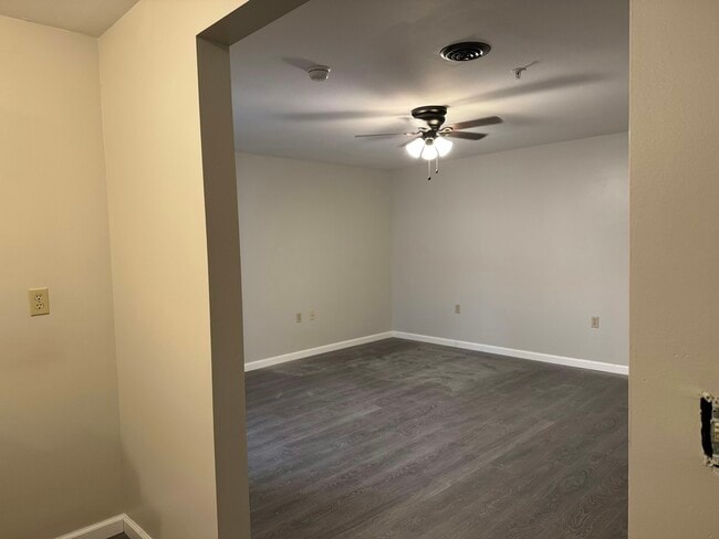 Building Photo - 355 S Main St