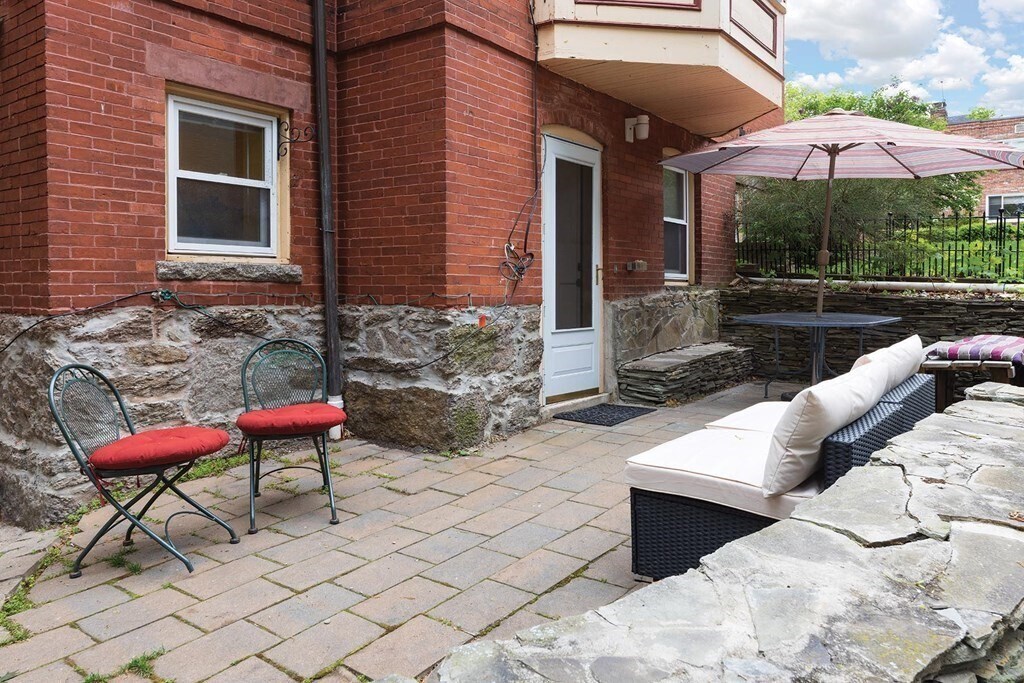 Building Photo - 16 Kent Sq