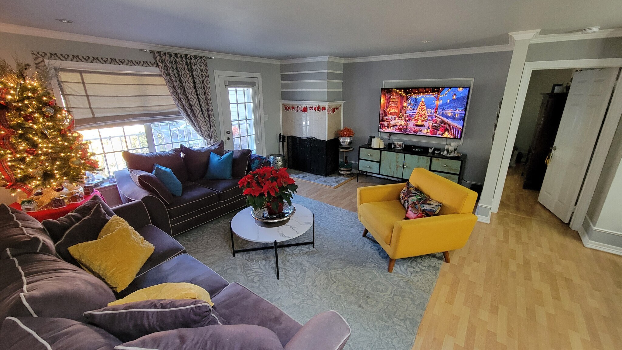 Living Room - 780 River Rd