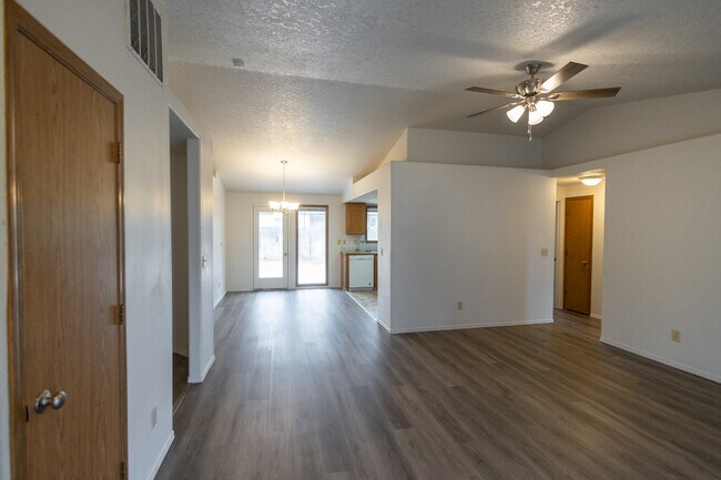 Building Photo - 1763 W McGlinchey St