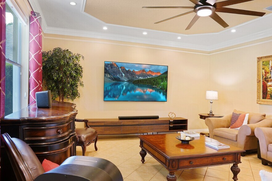 Building Photo - 124 Spring Glen Dr