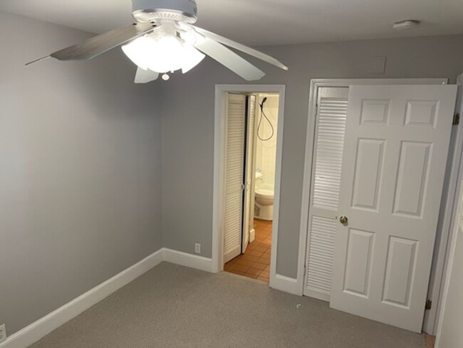 Building Photo - 1BR in Georgetown East Village WITH PARKIN...