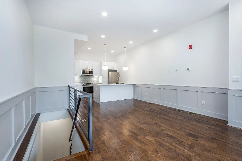 Primary Photo - 2233 N 33rd St