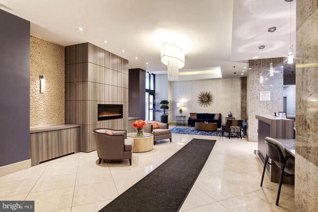 Building Photo - 1011 Arlington Blvd