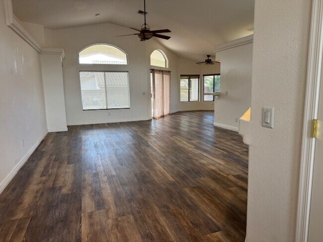 Building Photo - 3BR with SOLAR-NO Electric Bills! RV Gate & Parking, Bullhead Parkway