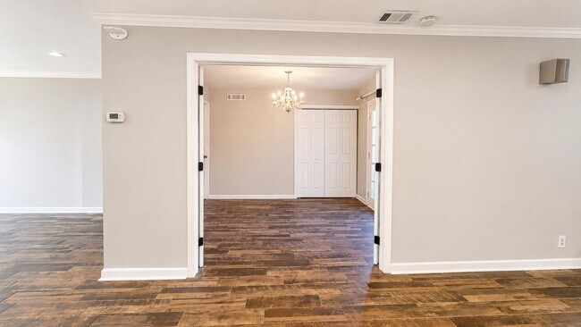 Building Photo - 2132 Forbes Ave