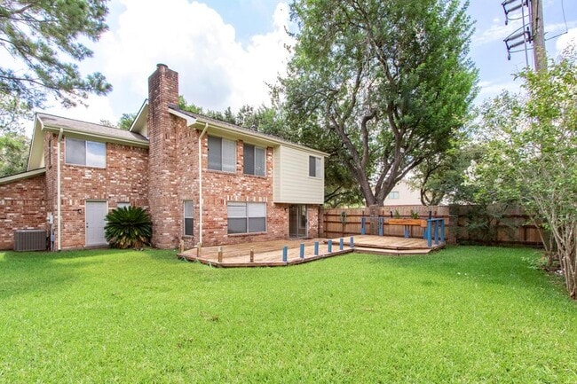 Building Photo - 2458 Parkwood Ln