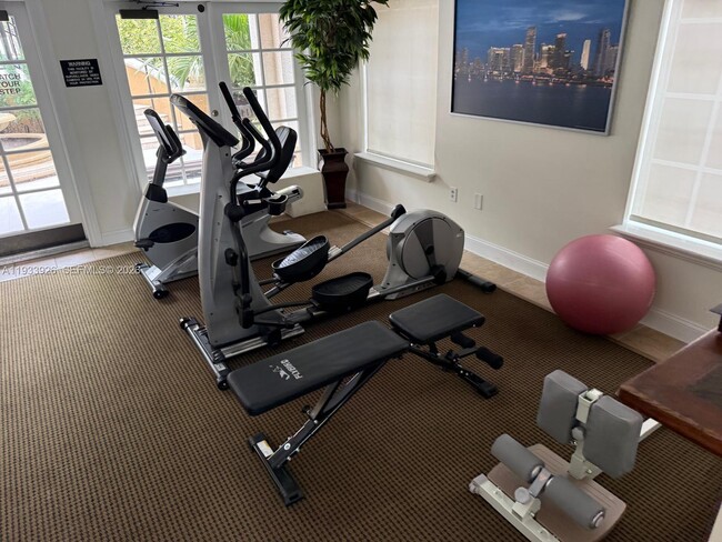 Building Photo - 2961 NE 185th St