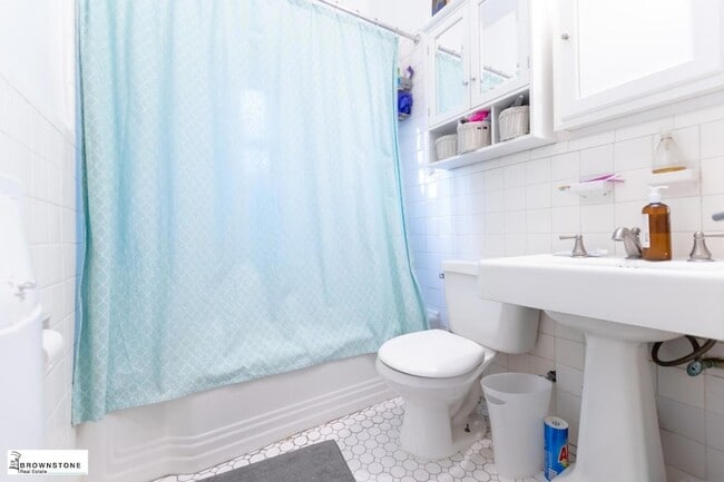 Building Photo - 63 1st Pl